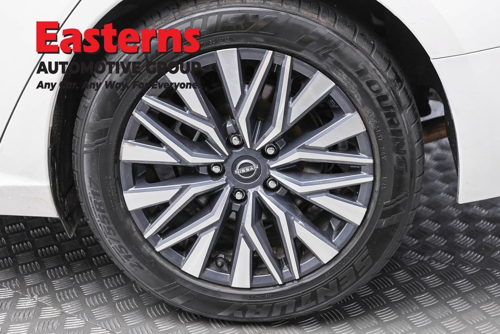 Used 2025 Nissan Altima 2.5 SV FWD image 8