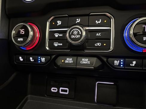 Used 2021 GMC Yukon XL SLT image 51