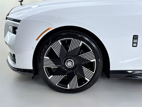 Used 2025 Rolls-Royce Spectre AWD/4WD image 38