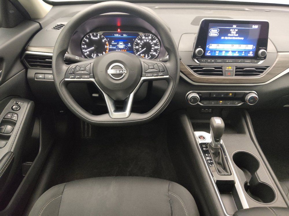 Used 2025 Nissan Altima 2.5 SV FWD image 22