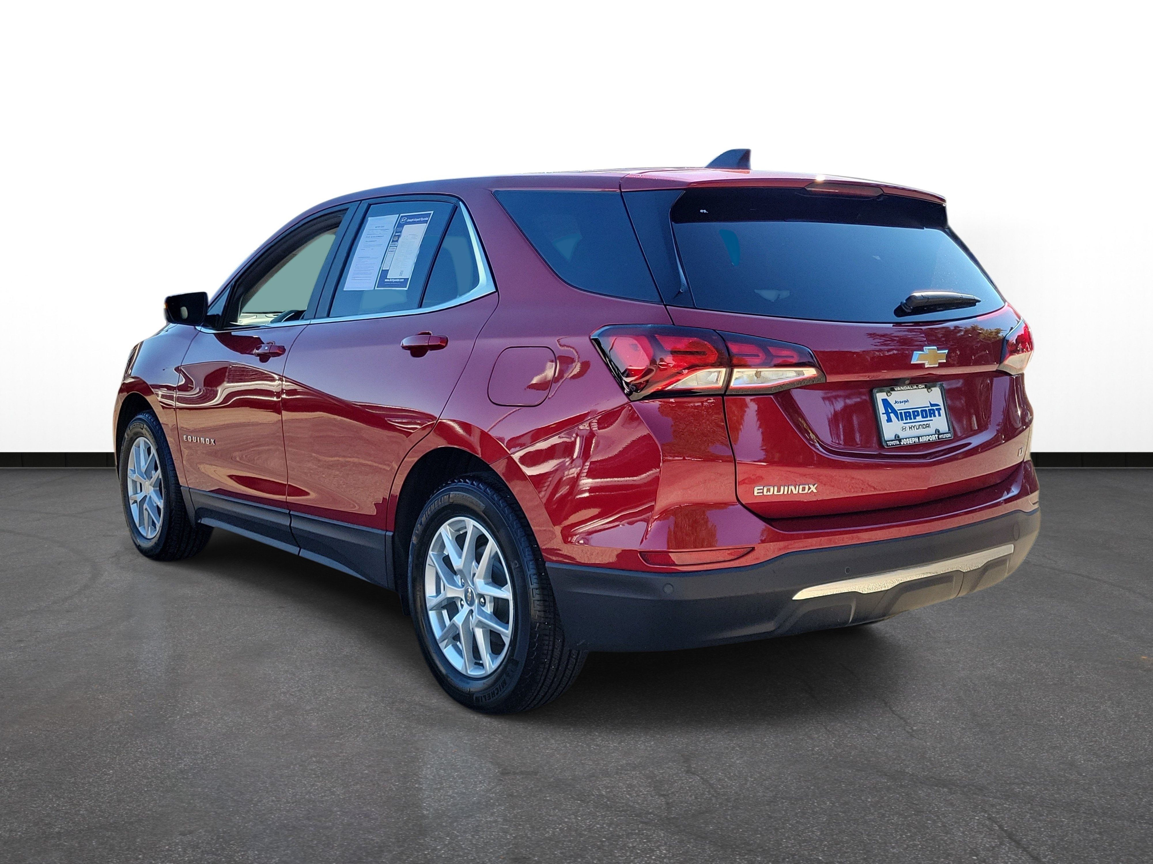 Used 2024 Chevrolet Equinox LT FWD image 3