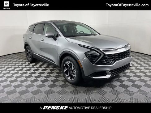 Used 2025 Kia Sportage LX image 13