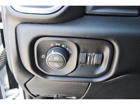 Used 2026 RAM 2500 Laramie AWD/4WD image 19