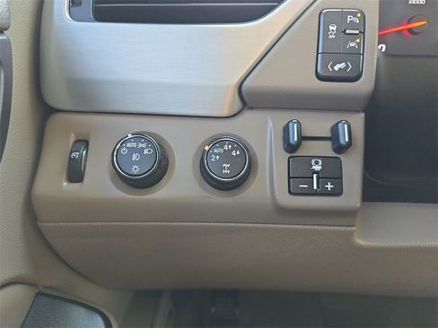 Used 2016 GMC Yukon SLT w/ Open Road Package image 27