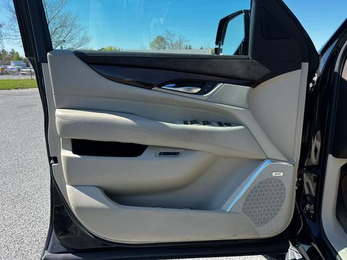 Used 2017 Cadillac Escalade Premium Luxury image 26