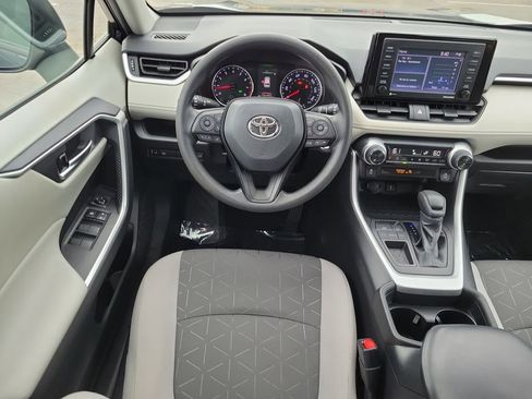 Used 2021 Toyota RAV4 XLE image 14