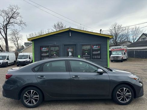 Used 2024 Kia Forte LXS image 4