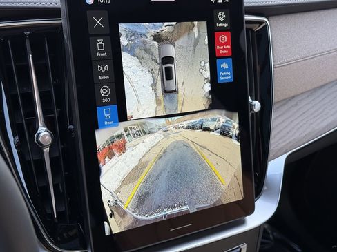 New 2026 Volvo XC90 B6 Plus w/ Protection Package Premier image 21