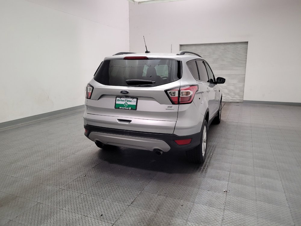 Used 2018 Ford Escape SE FWD image 7