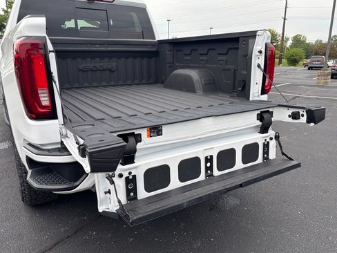 Used 2024 GMC Sierra 1500 AT4 w/ Technology Package AWD/4WD image 21