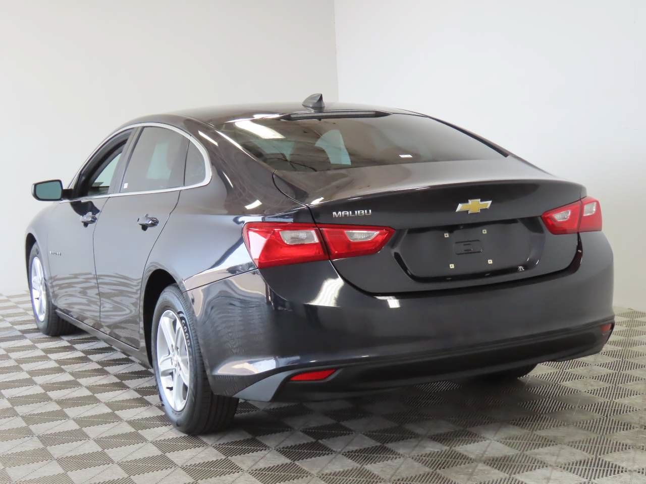 Used 2023 Chevrolet Malibu LS w/ LPO, Floor Liner Package FWD image 3