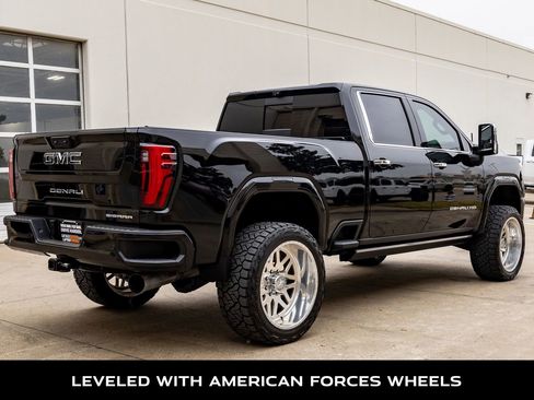 Used 2024 GMC Sierra 2500 Denali Ultimate image 9