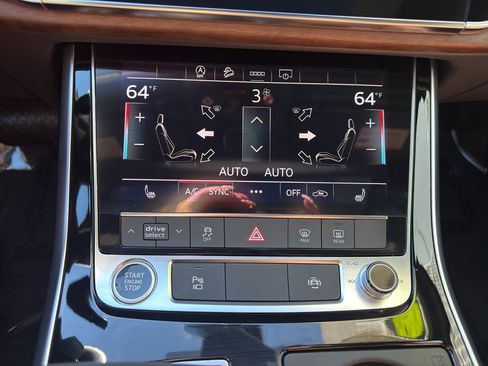 Used 2025 Audi Q7 Premium w/ Convenience Package image 24