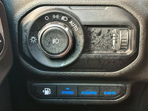 Used 2023 Jeep Wrangler Unlimited Rubicon 4xe AWD/4WD image 37