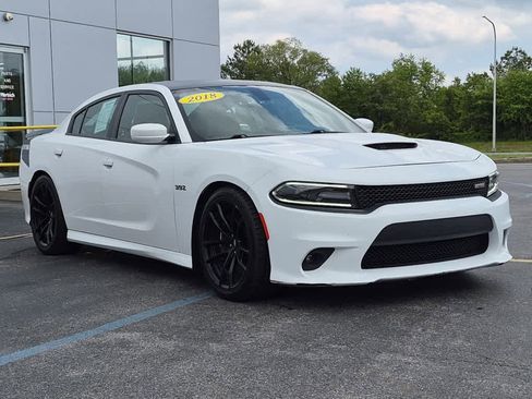 Used 2018 Dodge Charger R/T RWD image 2