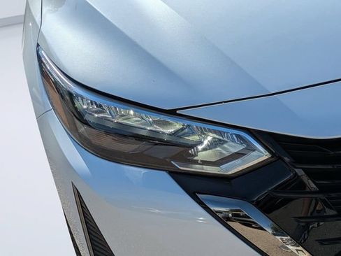 Used 2025 Nissan Sentra SR FWD image 9
