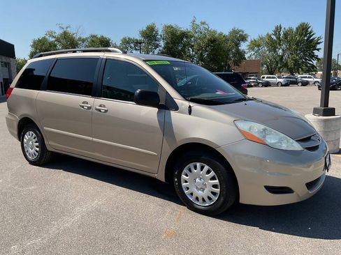 Used 2007 Toyota Sienna LE FWD image 10