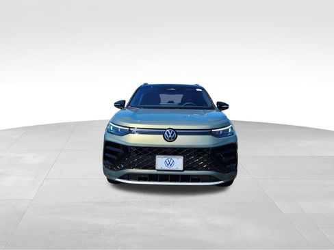 New 2026 Volkswagen Tiguan SEL R-Line AWD/4WD image 2