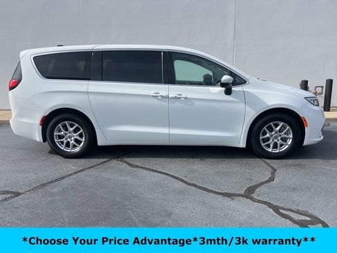 Certified 2023 Chrysler Pacifica Touring-L image 2