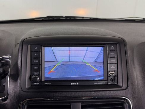 Used 2019 Dodge Grand Caravan SXT FWD image 14