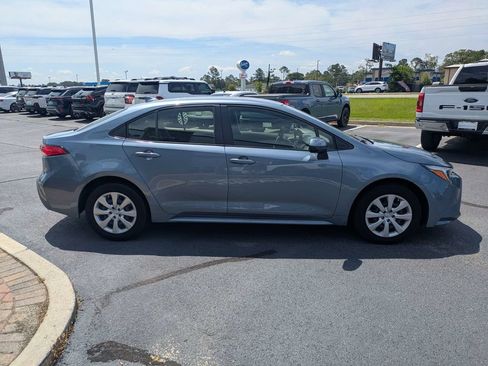 Used 2025 Toyota Corolla LE FWD image 4