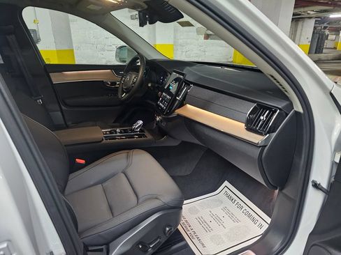 Certified 2025 Volvo XC90 B5 Plus AWD/4WD image 11