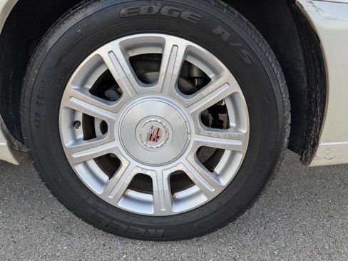 Used 2008 Cadillac DTS Luxury I w/ Sun And Sound Package image 30