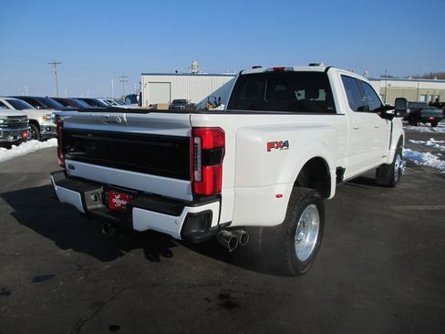Used 2025 Ford F450 Platinum w/ FX4 Off-Road Package image 5