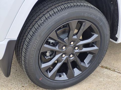 New 2026 Jeep Grand Cherokee Limited AWD/4WD image 6