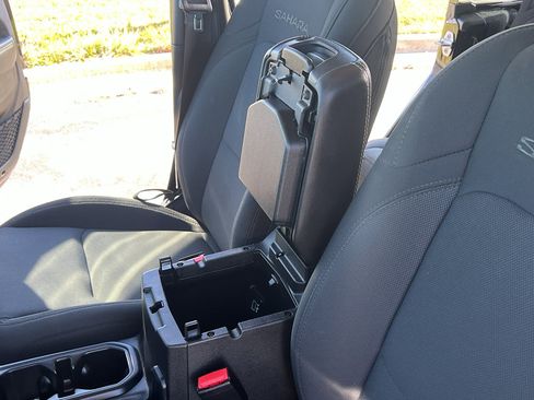 Used 2021 Jeep Wrangler Unlimited Sahara w/ Uconnect 4C Nav & Sound Group image 20