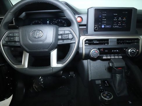 Used 2025 Toyota Tacoma TRD Off-Road AWD/4WD image 28