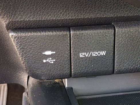 Used 2019 Toyota Camry SE w/ Carpet Mat Package FWD image 22