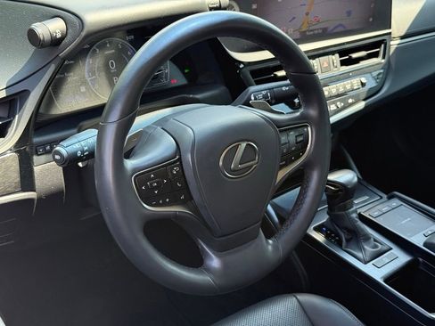 Certified 2022 Lexus ES 350 w/ Premium Package FWD image 17