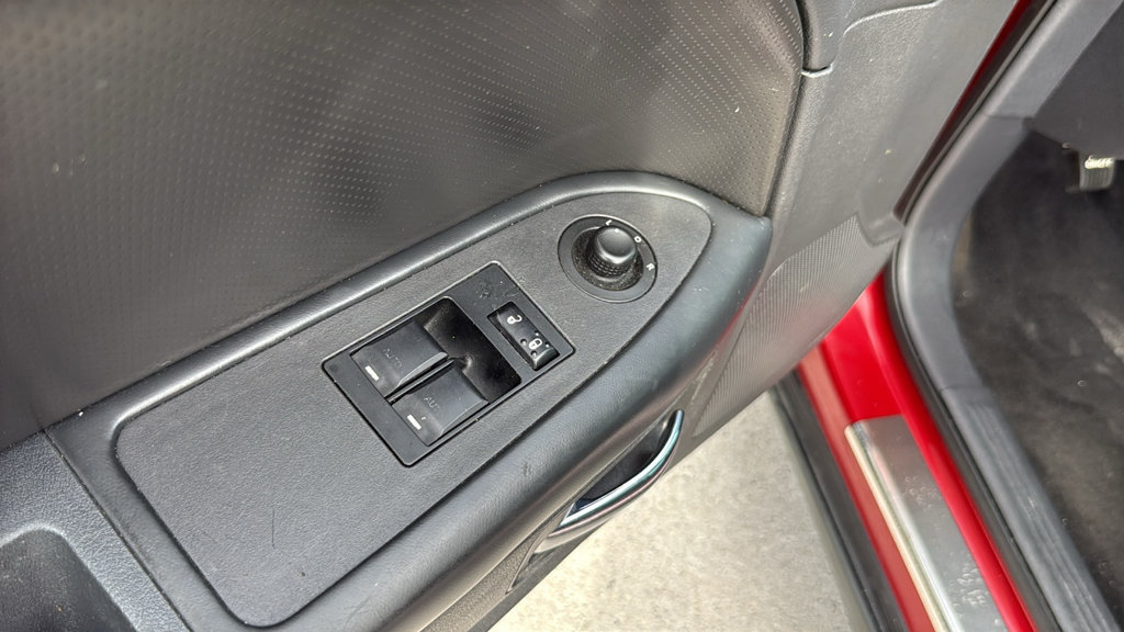 Used 2009 Dodge Challenger R/T RWD image 19