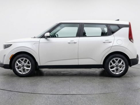 Used 2025 Kia Soul LX w/ LX Technology Package FWD image 5