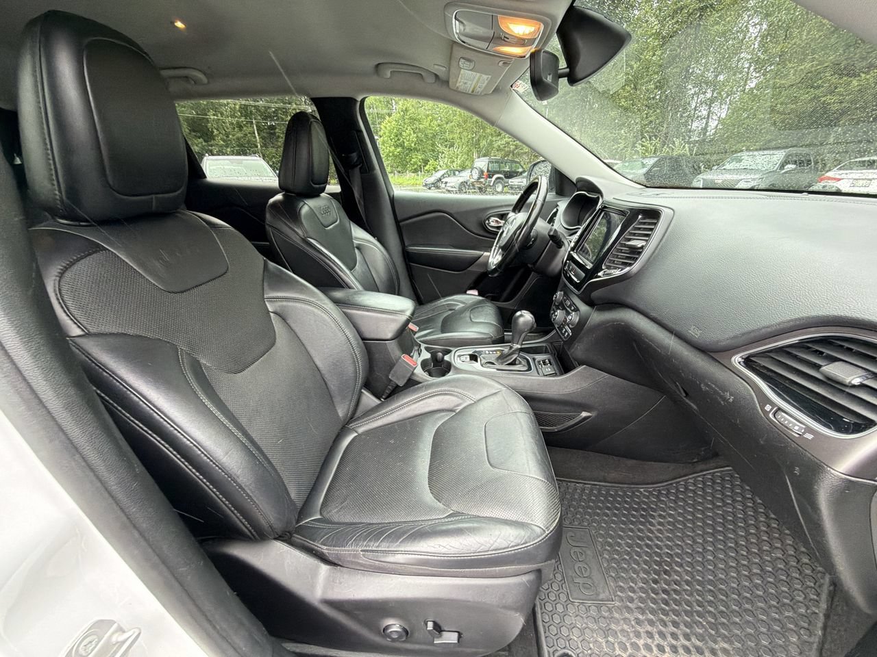 Used 2020 Jeep Cherokee Limited FWD image 19