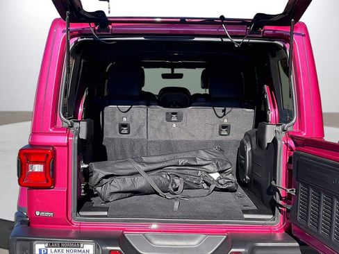 Certified 2022 Jeep Wrangler Unlimited Sahara image 25