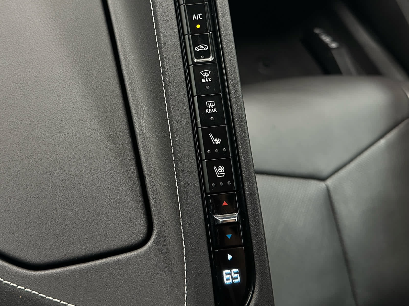 Used 2021 Chevrolet Corvette Stingray Preferred Conv w/ Battery Protection Package RWD image 30