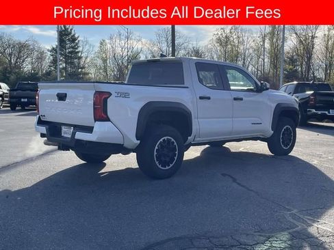 Used 2024 Toyota Tacoma TRD Off-Road AWD/4WD image 5