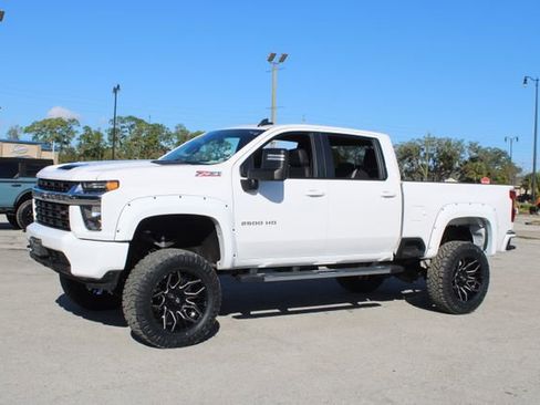 Used 2023 Chevrolet Silverado 2500 LT image 5