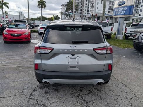 Used 2022 Ford Escape SE image 6