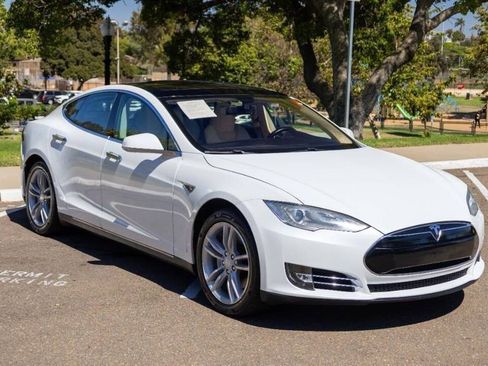 Used 2012 Tesla Model S Signature Performance image 13