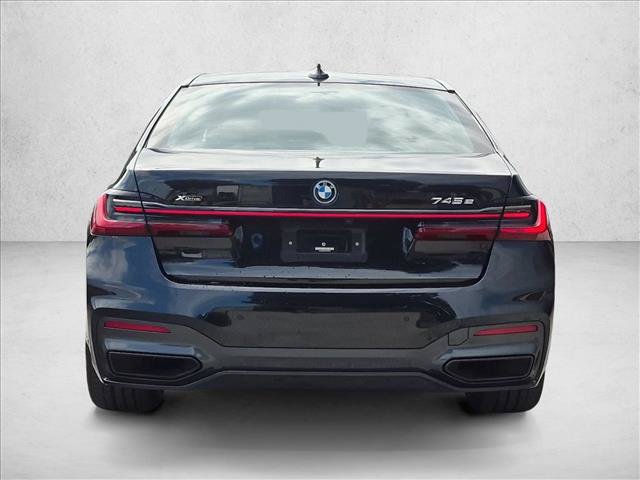 Used 2022 BMW 745e xDrive w/ M Sport Package AWD/4WD image 6
