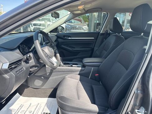 Used 2022 Nissan Altima 2.5 SV FWD image 15