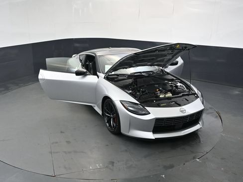 Used 2023 Nissan Z w/ Floor Mat Package (L93) RWD image 15