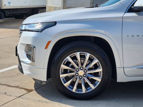Used 2023 Chevrolet Traverse Premier FWD image 15
