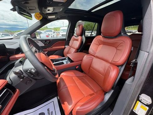 Used 2025 Lincoln Aviator Reserve w/ Luxury Package AWD/4WD image 27