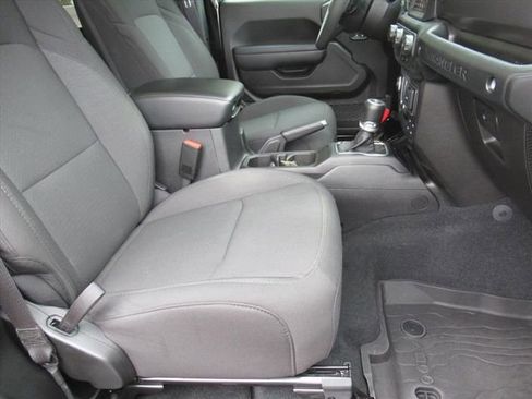 Certified 2023 Jeep Wrangler Sport S image 9