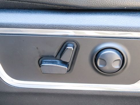 Used 2024 RAM 1500 Laramie AWD/4WD image 22