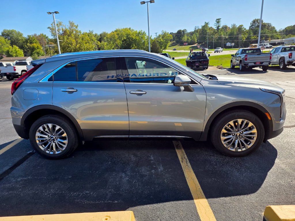 Used 2025 Cadillac XT4 Premium Luxury AWD/4WD image 9